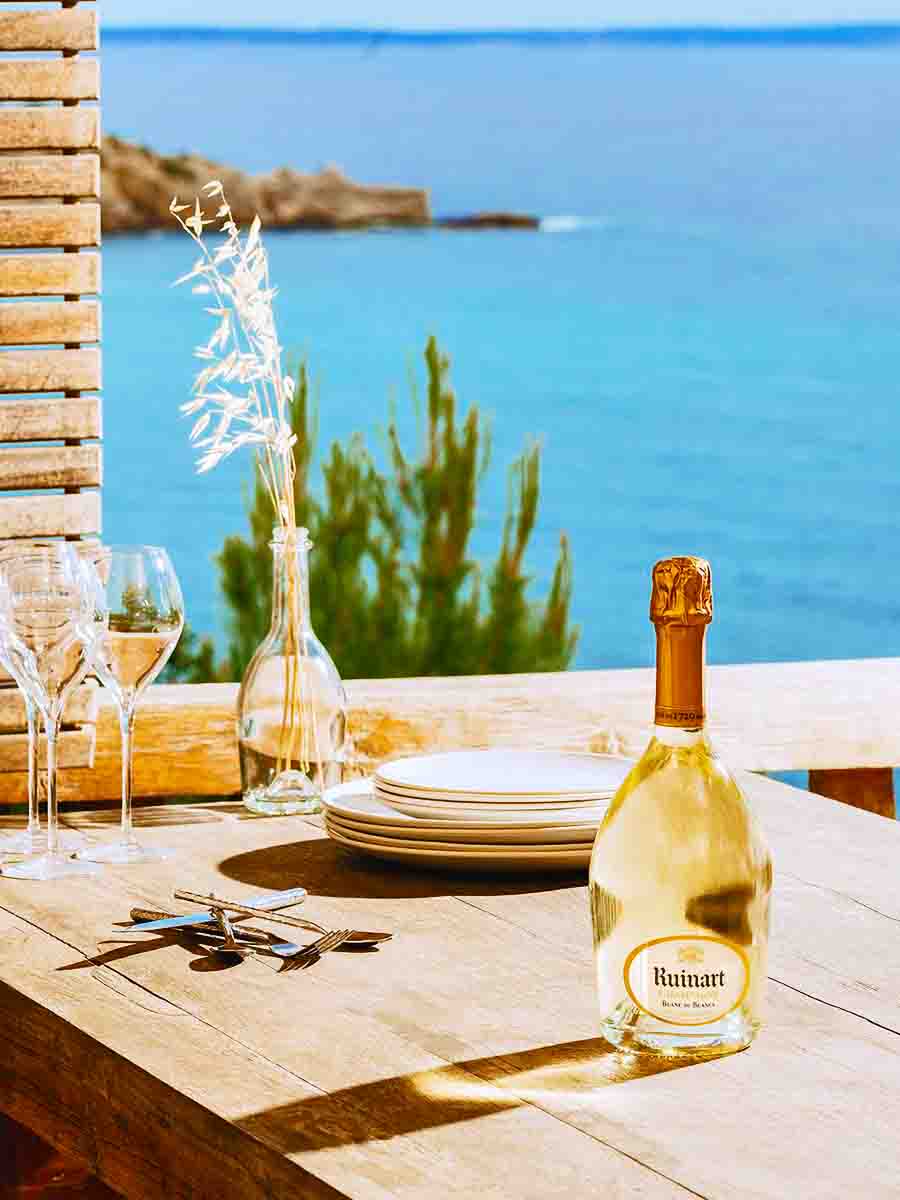 Ruinart-blanc-de-blanc-champagne